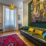 Yid Lux Suite Bolognese