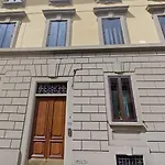 Yid Lux Suite Bolognese